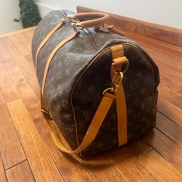 ❗️ONE ENTRY LEFT❗️GIVEAWAY ENTRY! CUSTOMER APPRECIATION LV Keepall 50! - Picture 3 of 12